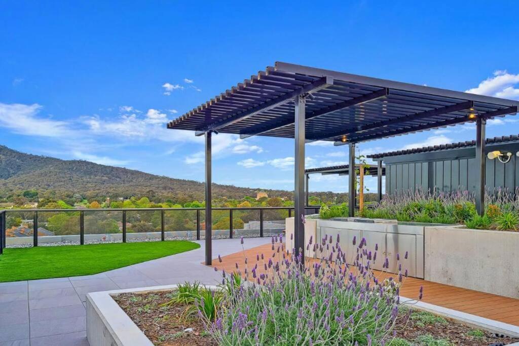 - Parking - Self Check-in - Pool Apartment Canberra