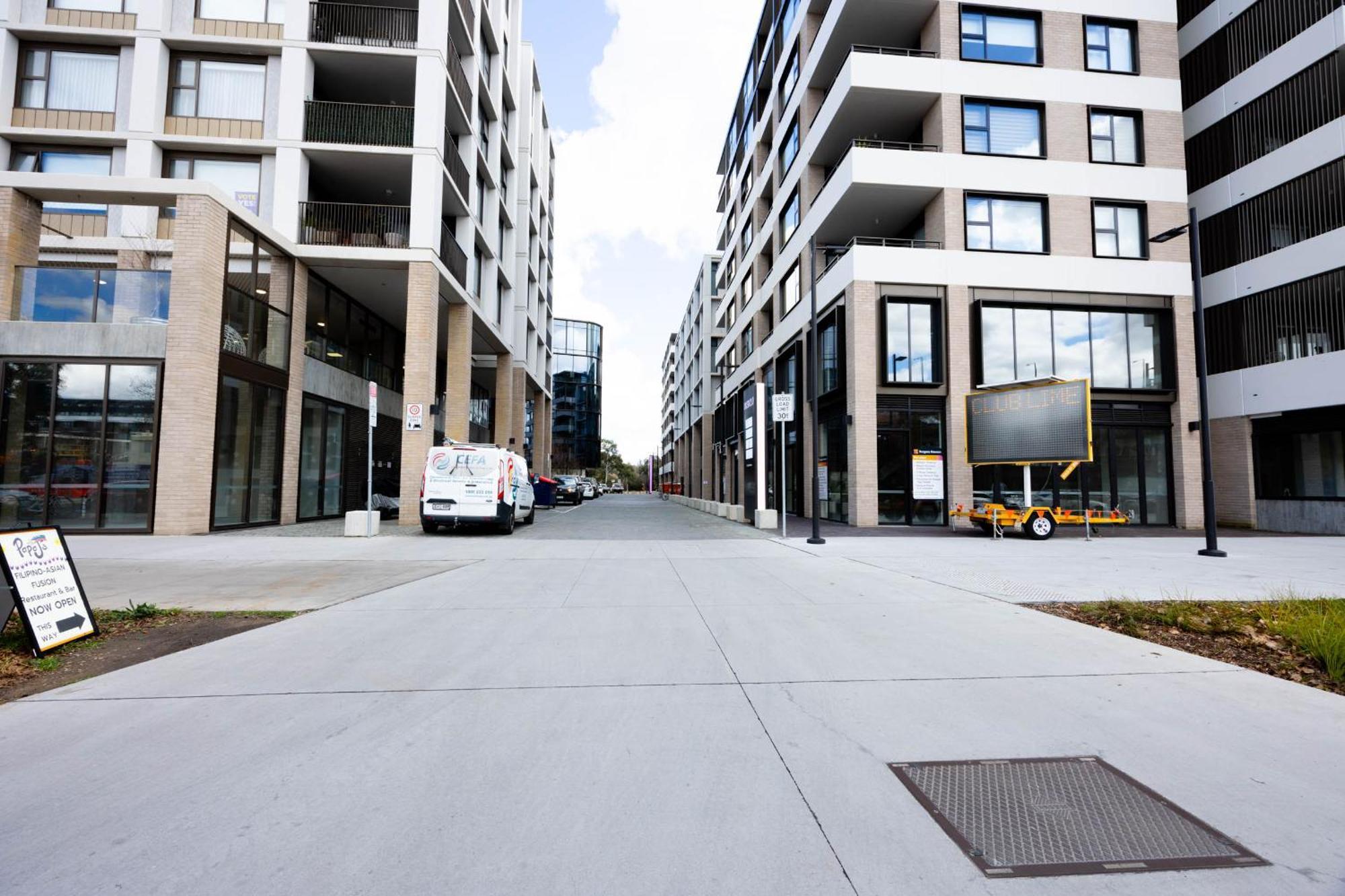 Apartment Spacious & Open 2 Bd 2bth Unit In Canberra