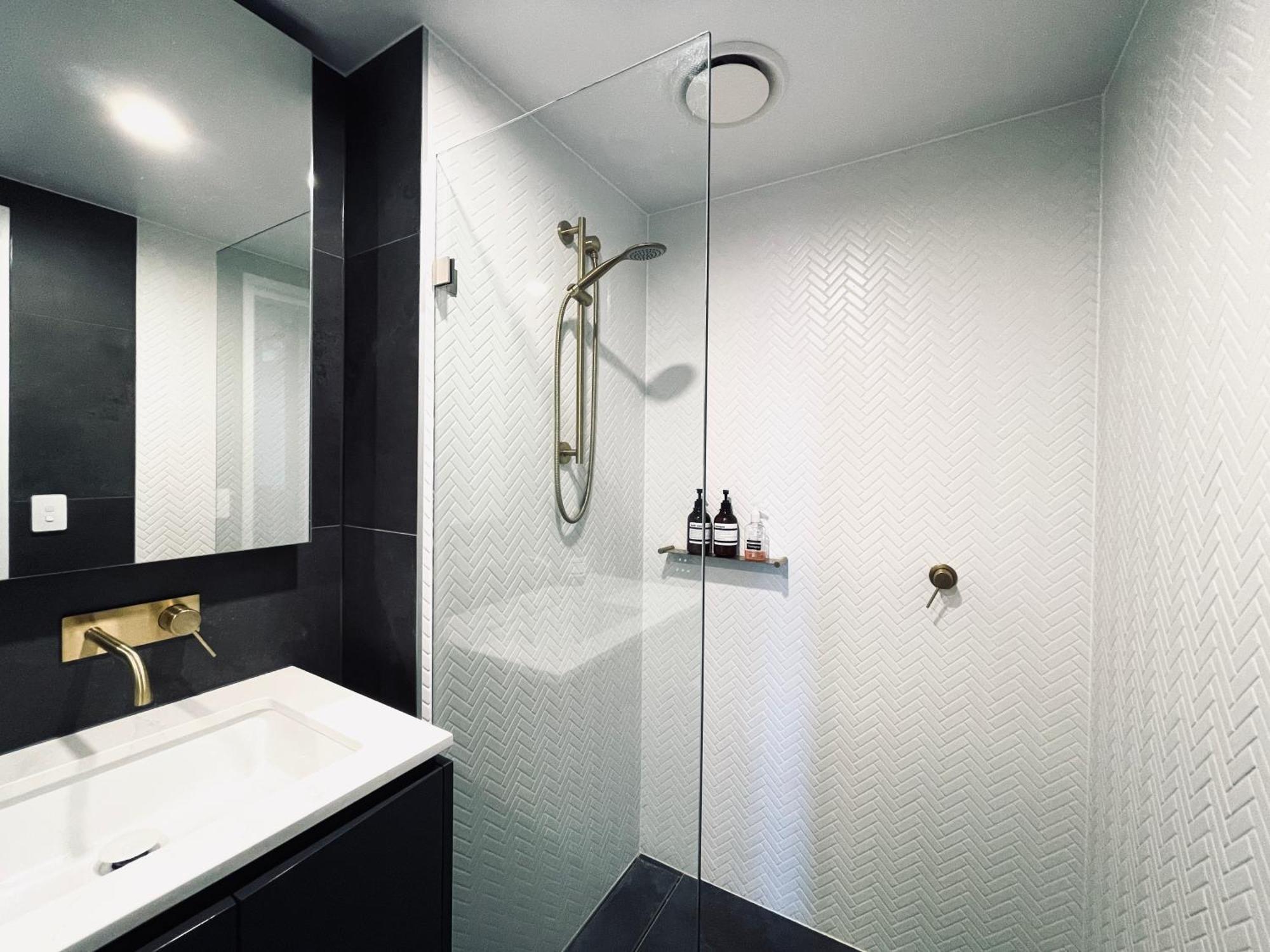The Metropol 2br Apt, In The Heart Of Cbd 2b1b1c, Free Parking, Wi-fi * Canberra