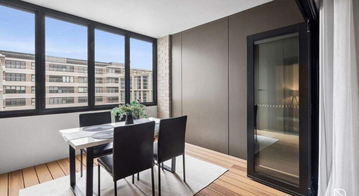 Modern Luxurious Unit In The Heart Of Dickson