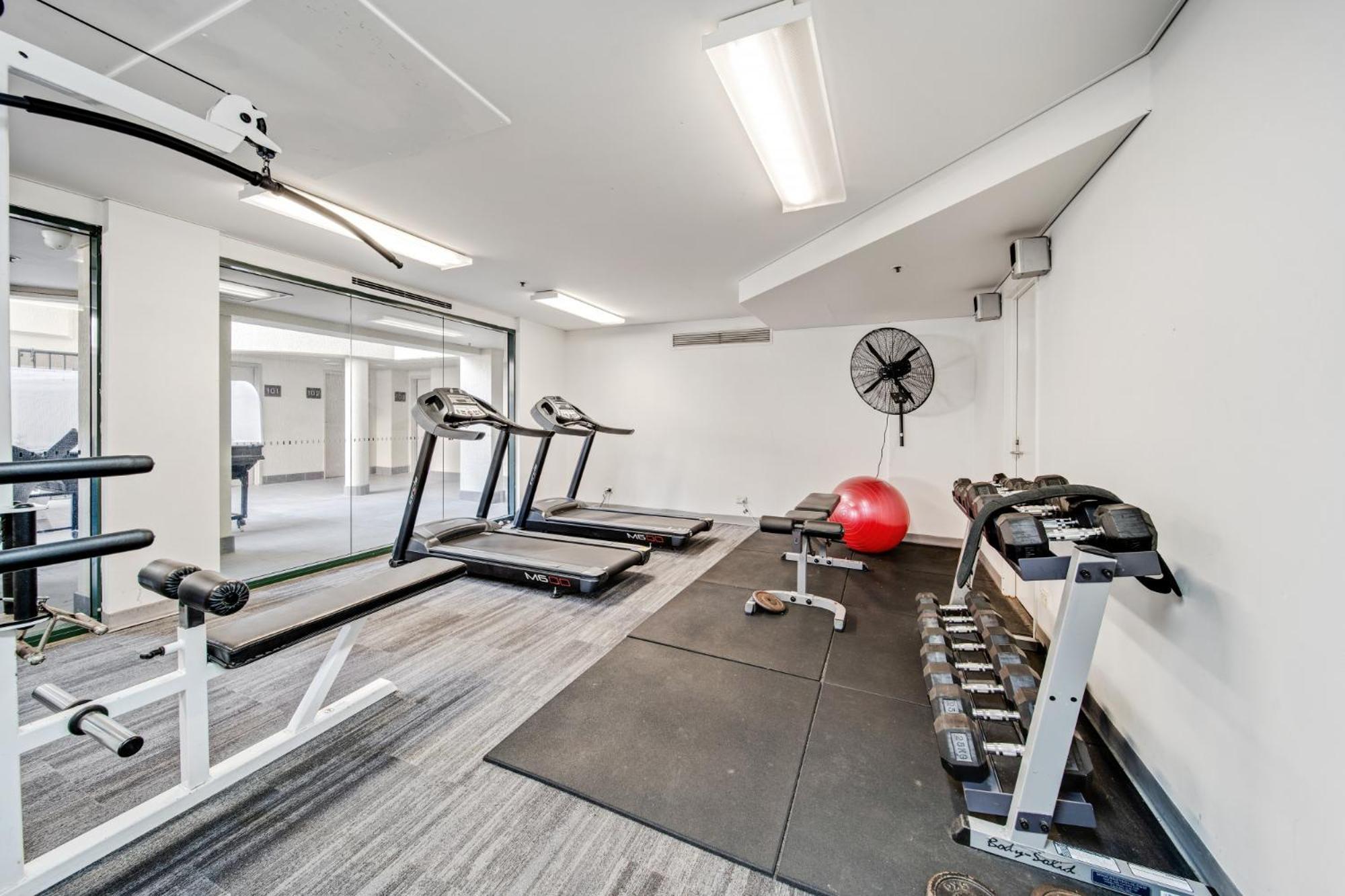 2-bed With Pool, Gym And Apartment Canberra