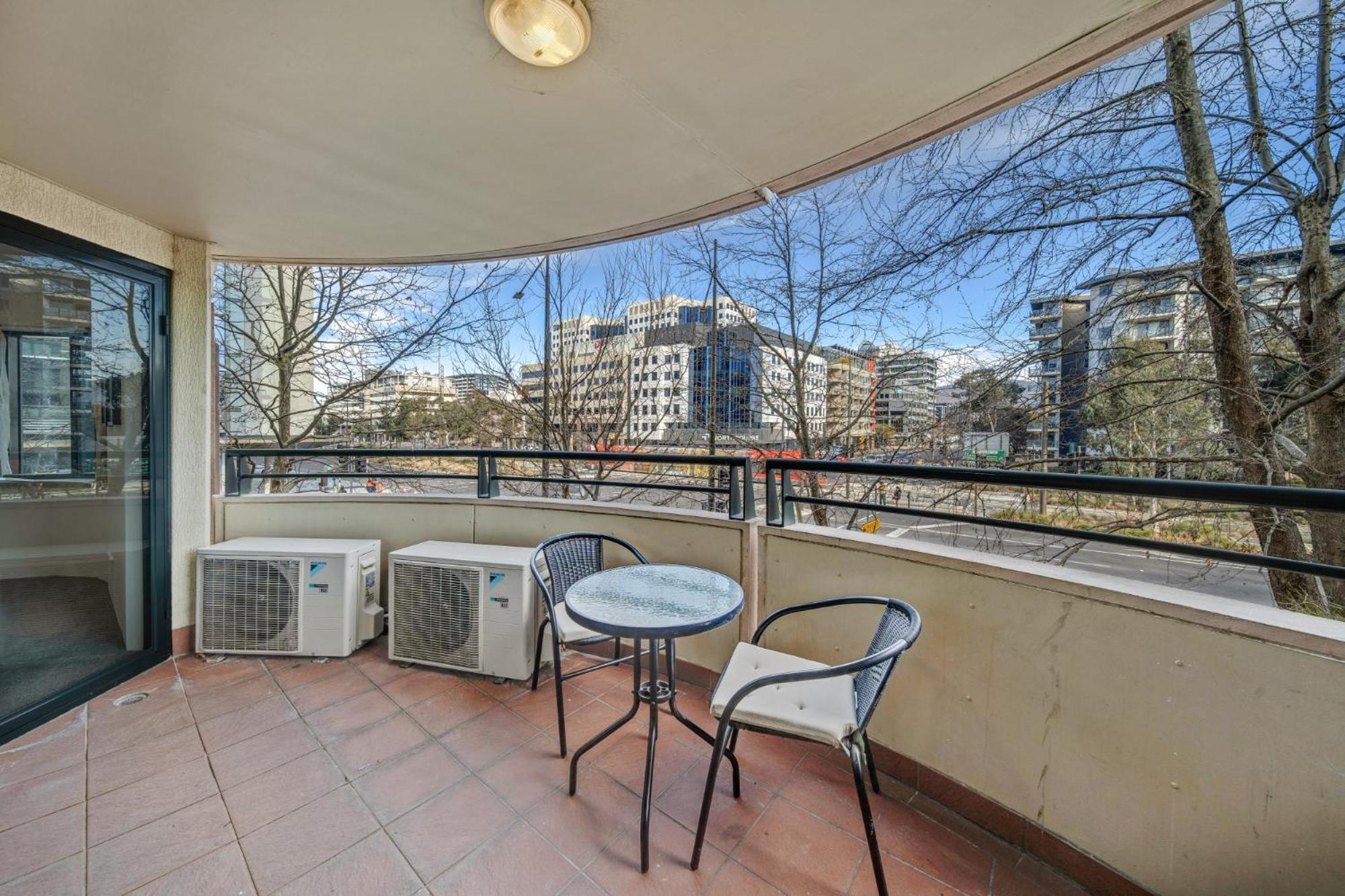 2-bed With Pool, Gym And Apartment Canberra
