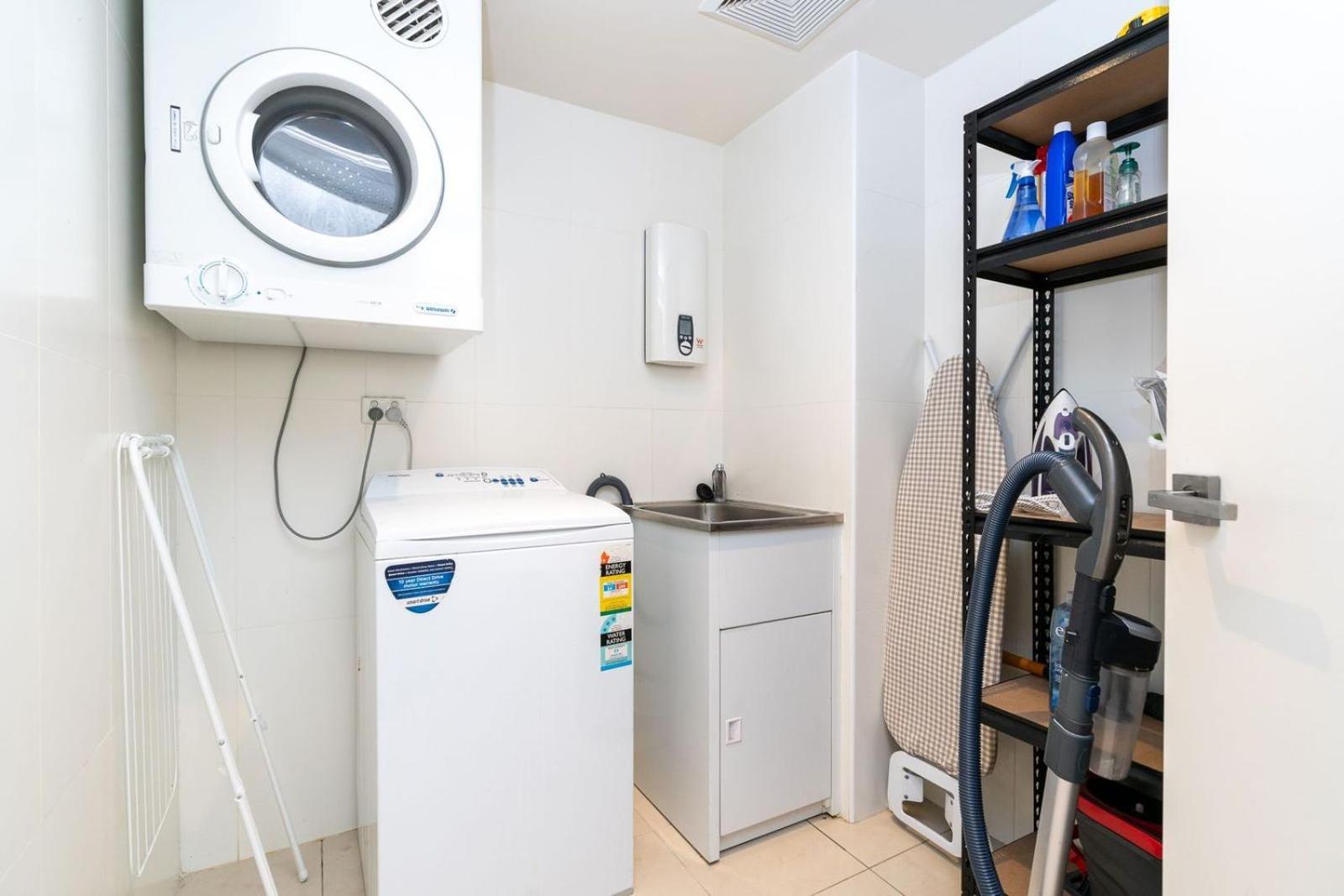 Modern 2br 2ba Close To And Anu Canberra