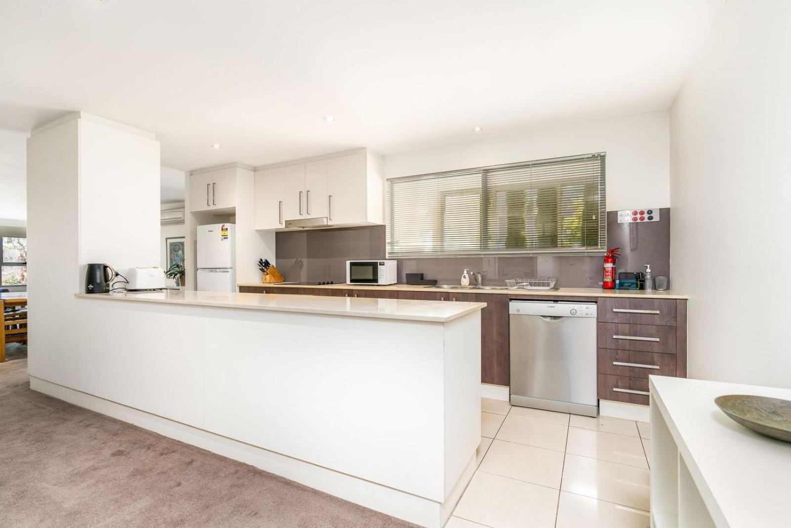 Modern 2br 2ba Close To And Anu *