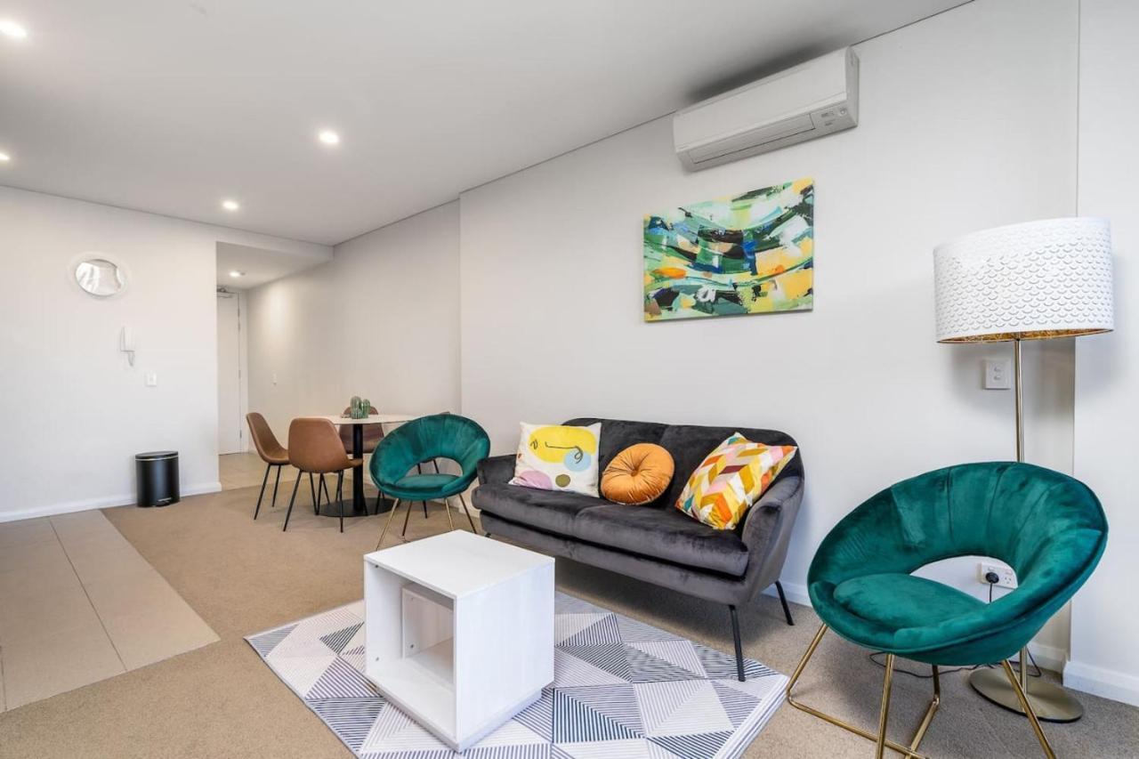 Parliamentary Triangle 1br