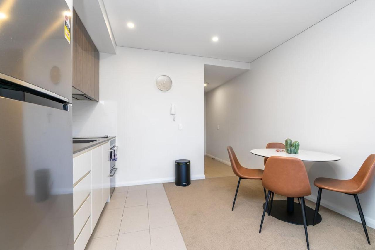 Parliamentary Triangle 1br *