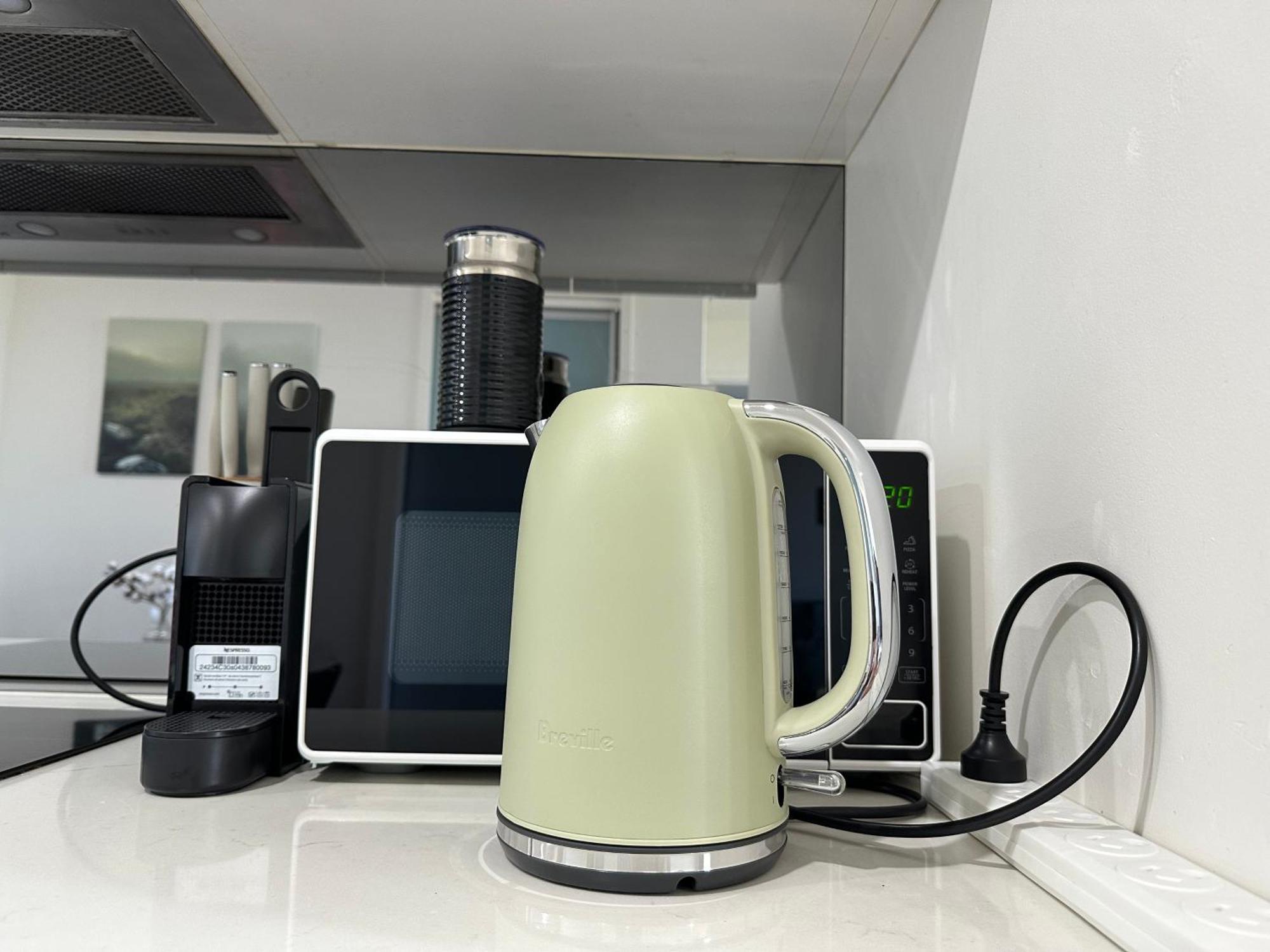 Modern Quiet Two Bedroom Apt In Canberra City Canberra