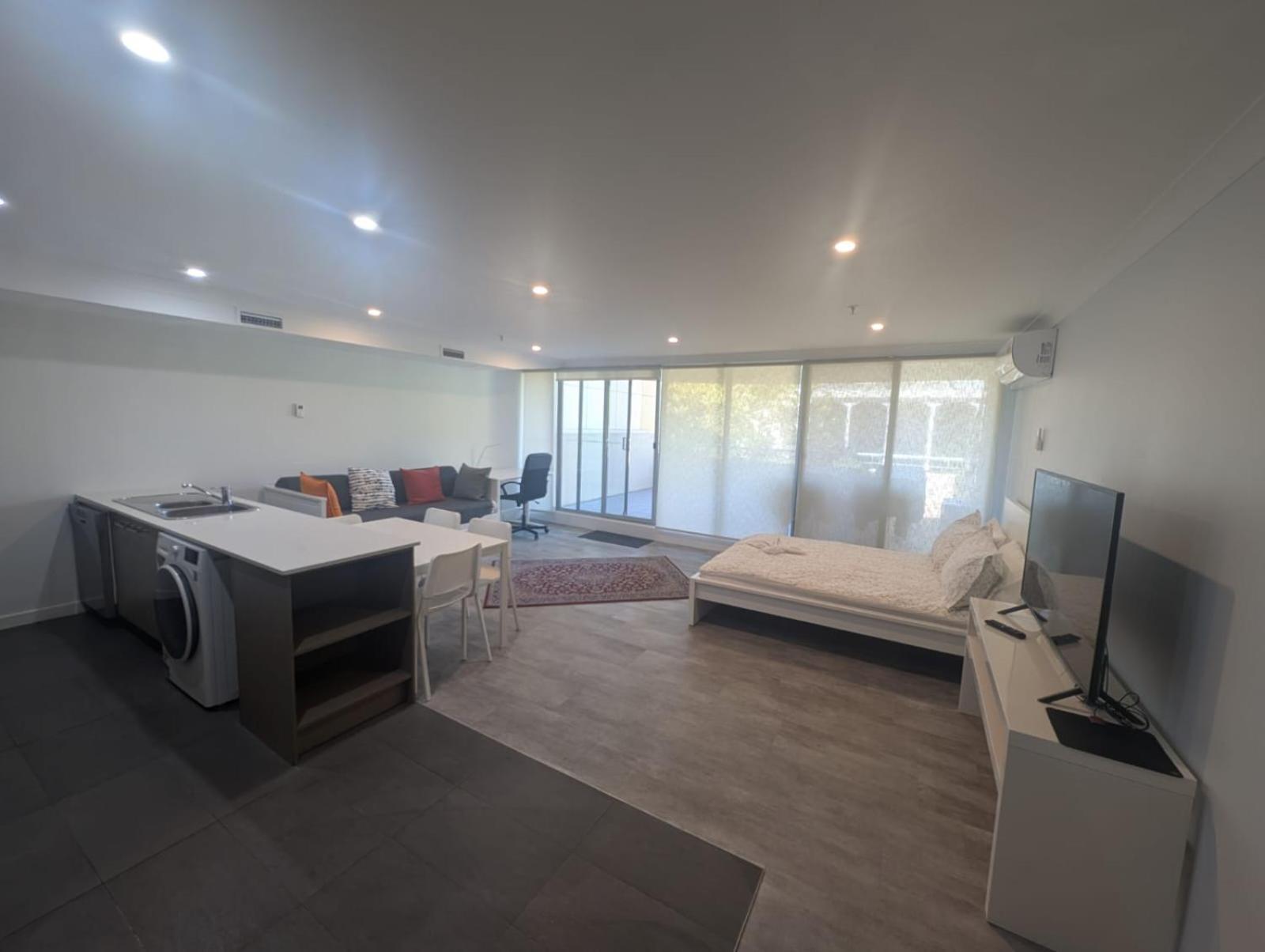 Dana-cozy With Shared Entry In The Apartment Canberra