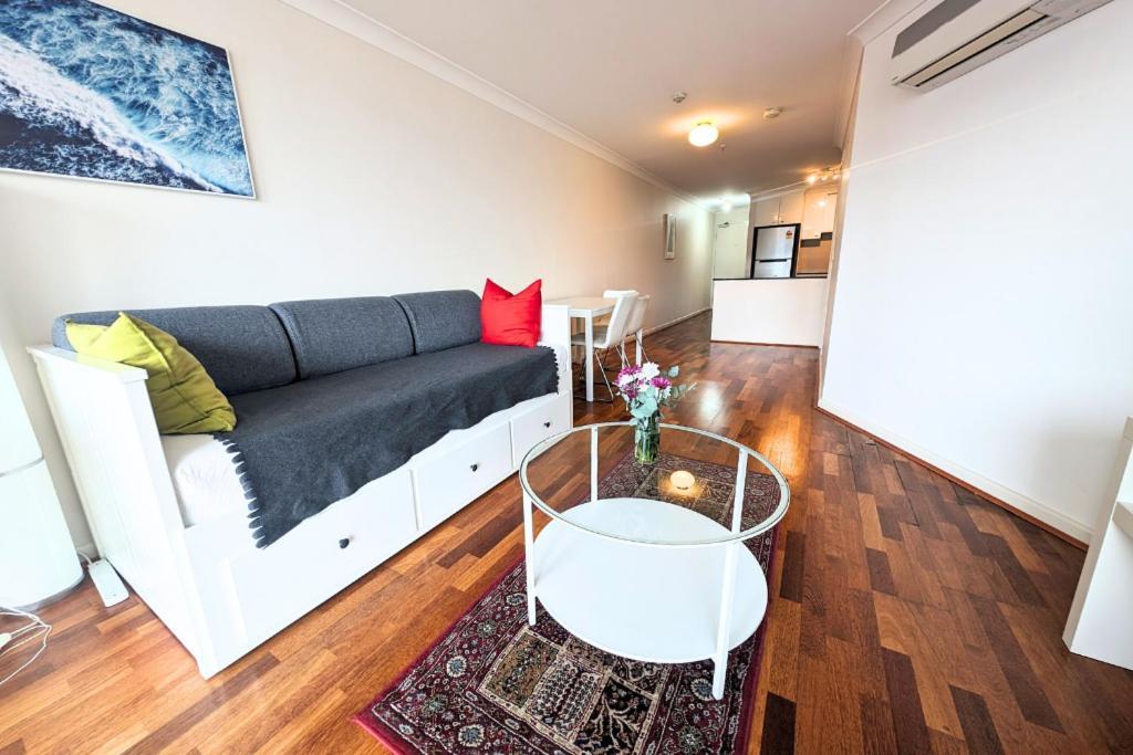 Apartment Dana-central With Mount Ainslie Views *