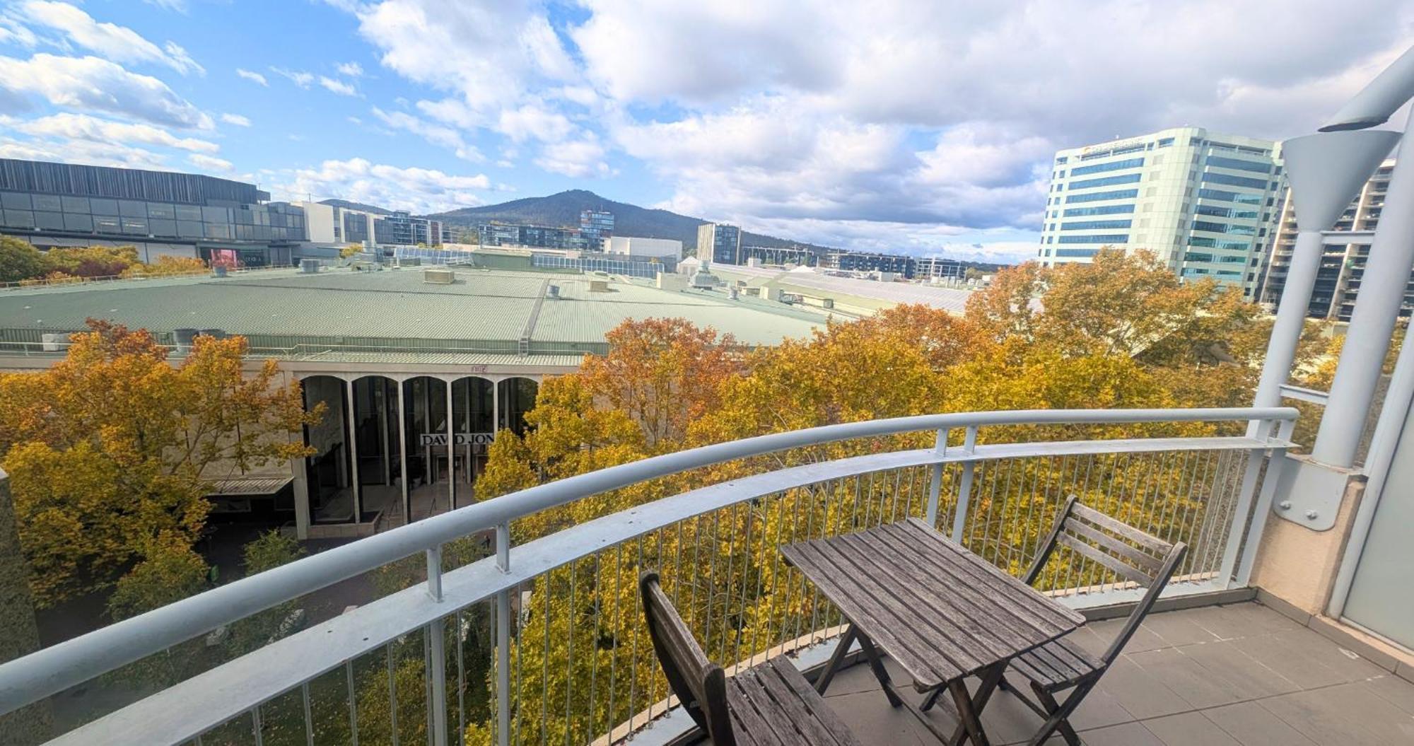 Dana-central With Mount Ainslie Views Apartment Canberra
