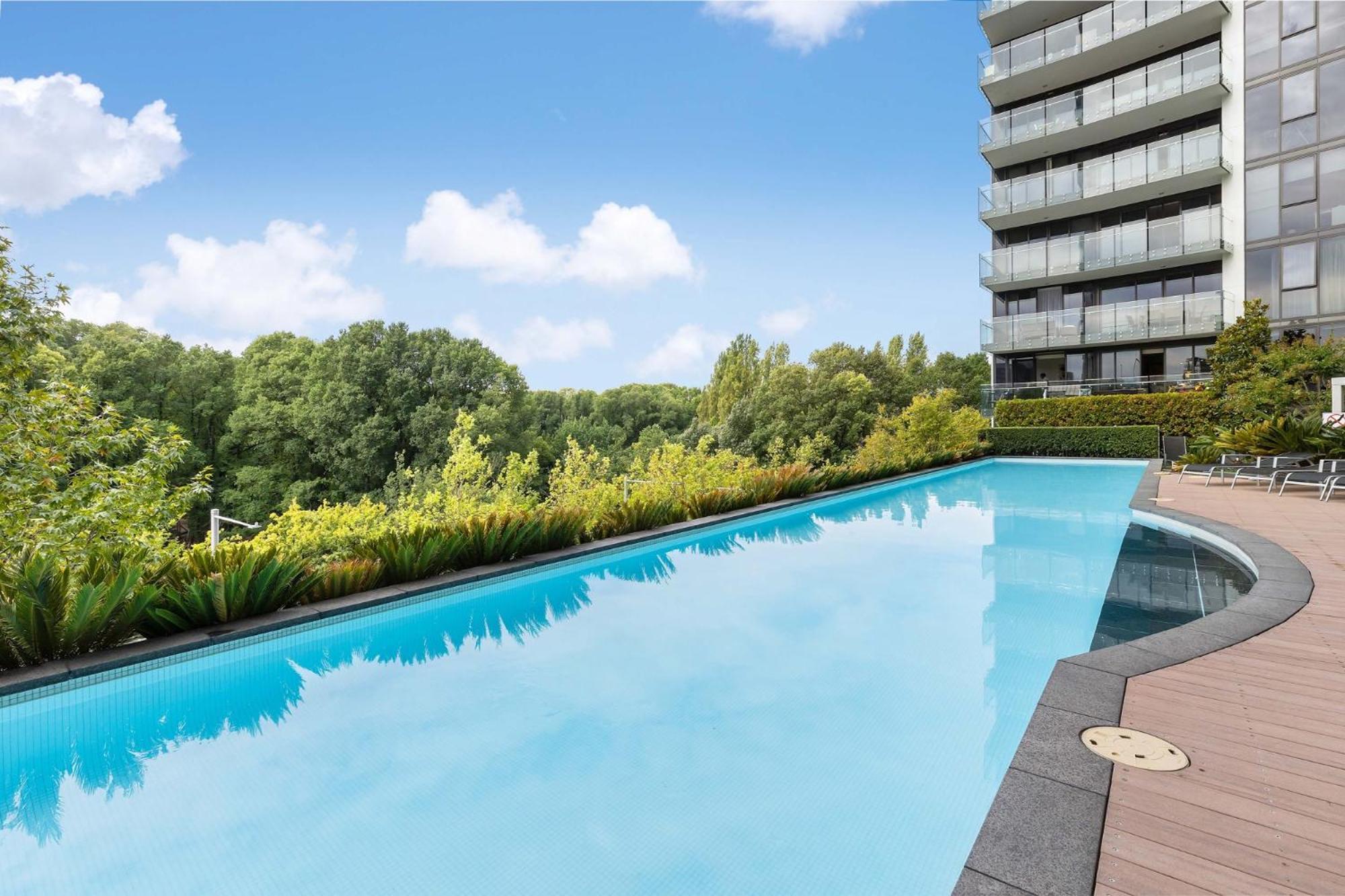 Sky High Views In The Heart Of Apartment Canberra