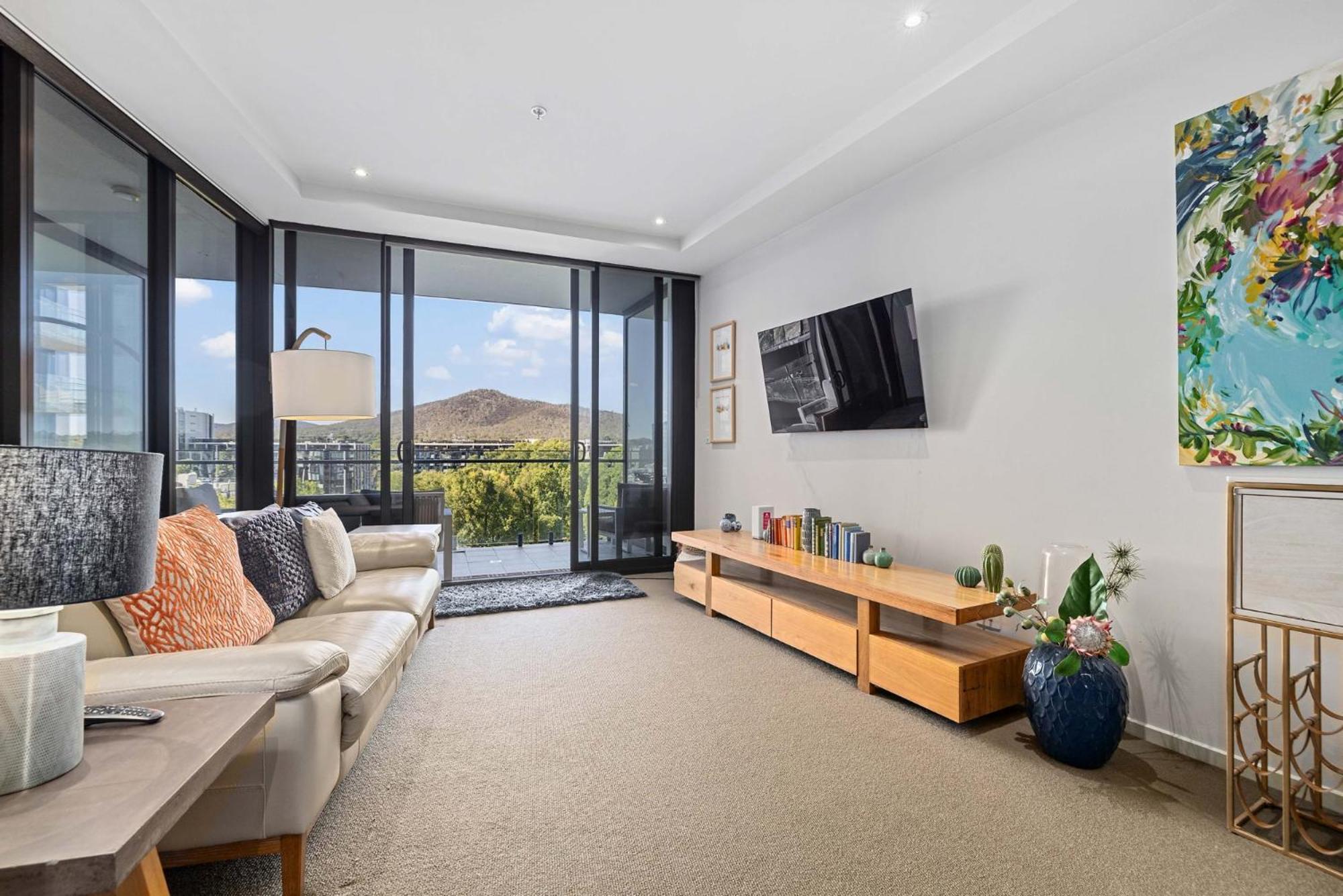 Apartment Sky High Views In The Heart Of Canberra