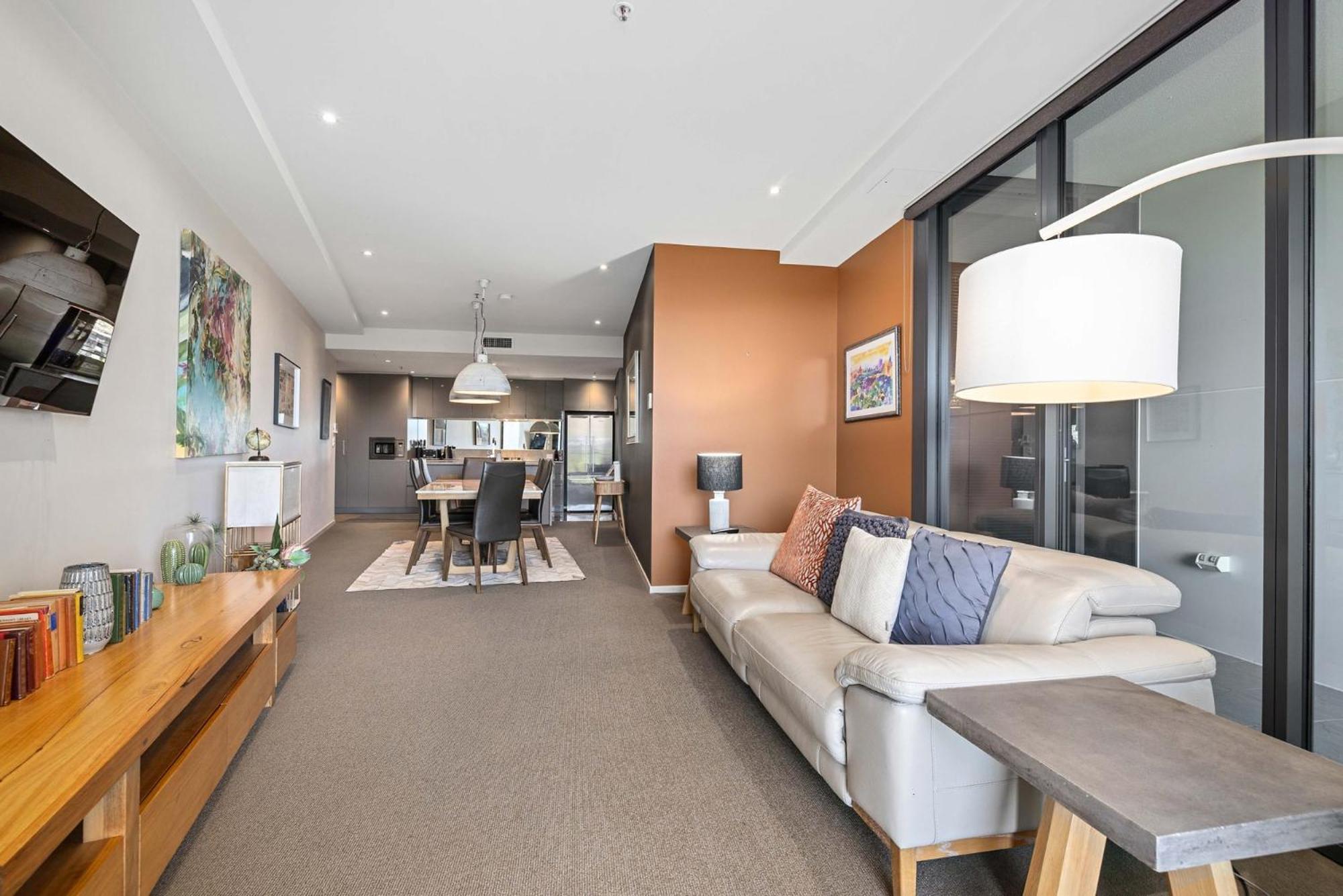 Apartment Sky High Views In The Heart Of