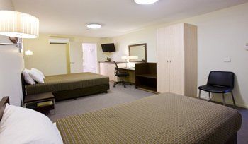 Ibis Styles Tall Trees Hotel 4*