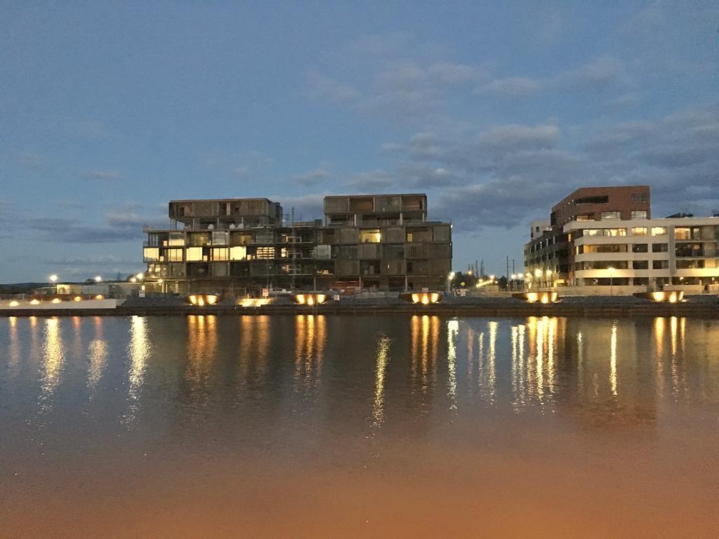 Boutique Deluxe Three Bedroom Kingston Foreshore Apartment *