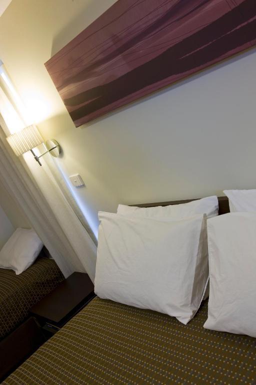 Ibis Styles Tall Trees