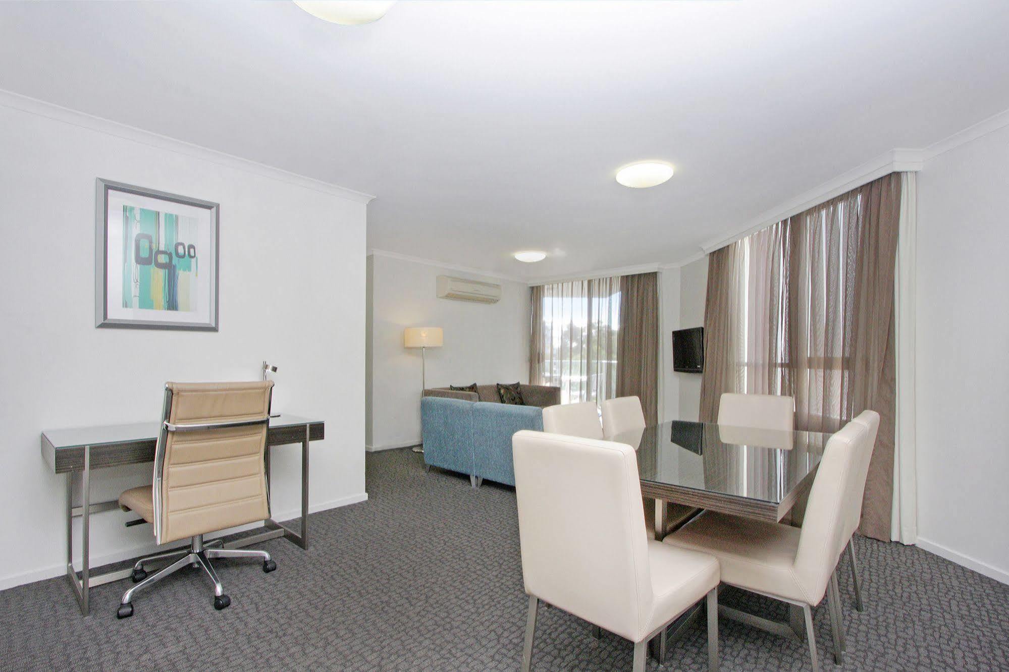 Pacific Aparthotel 4*