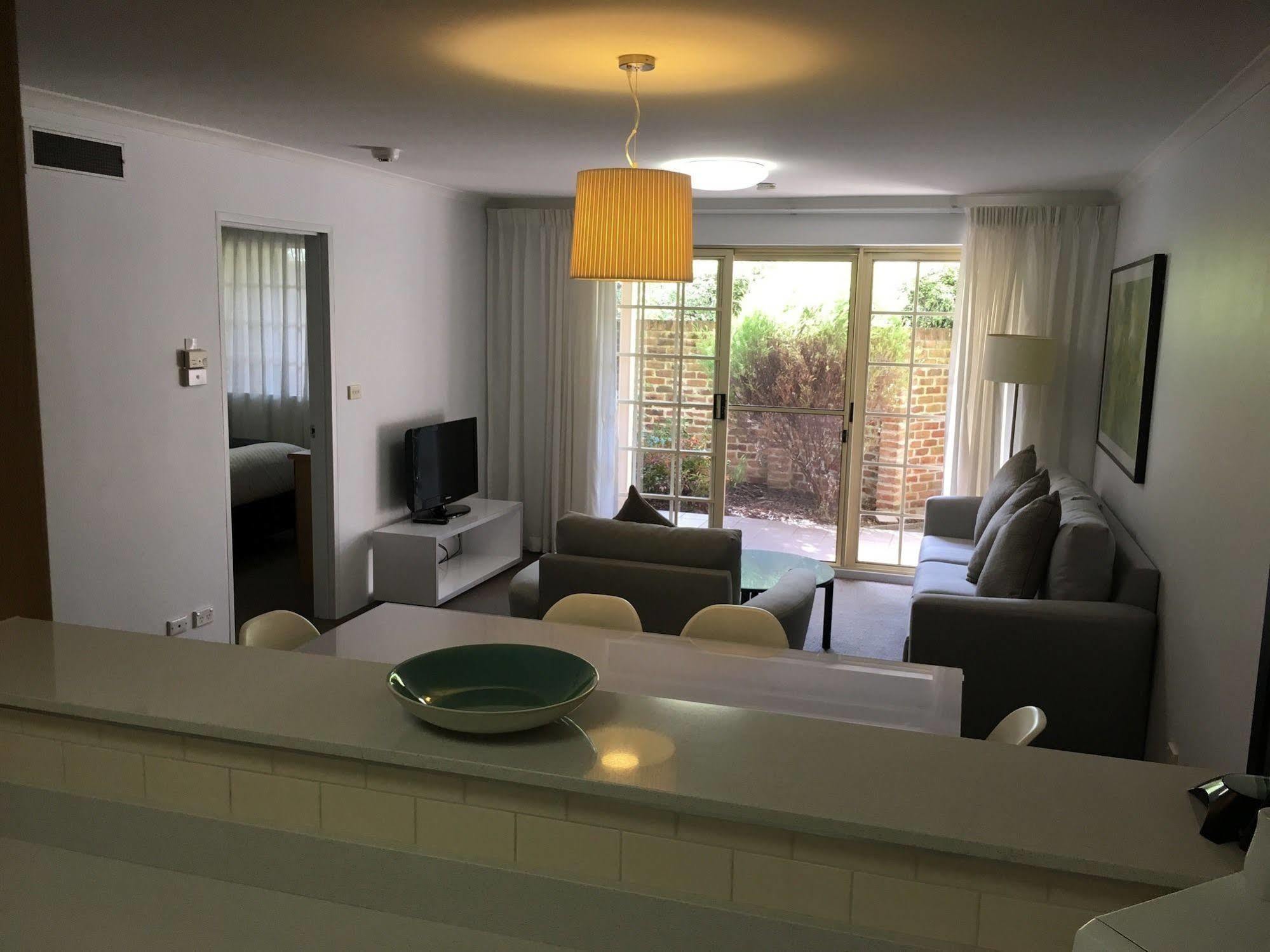 Oxley Court Serviced Aparthotel