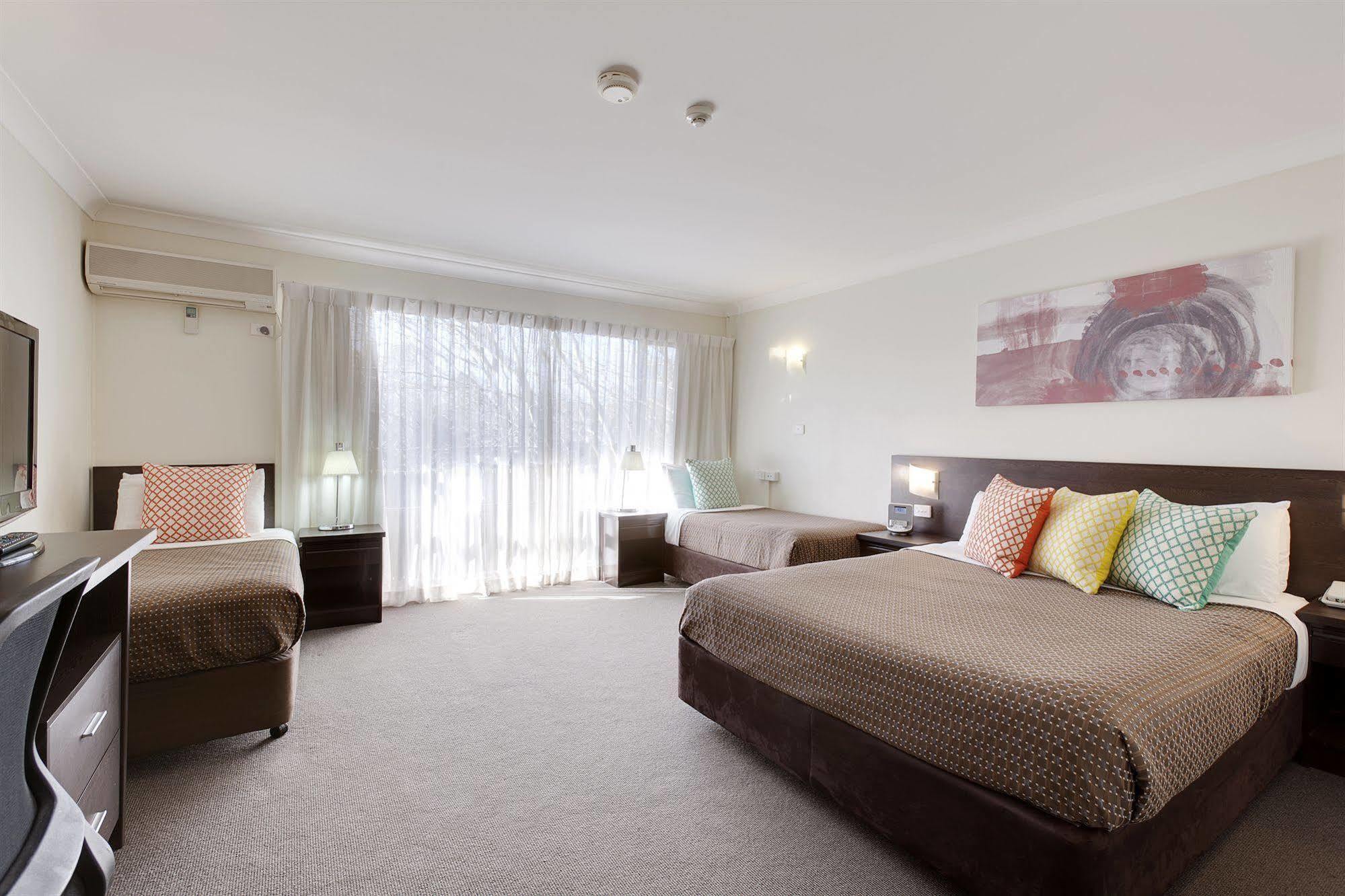 Ibis Styles Tall Trees Hotel 4*