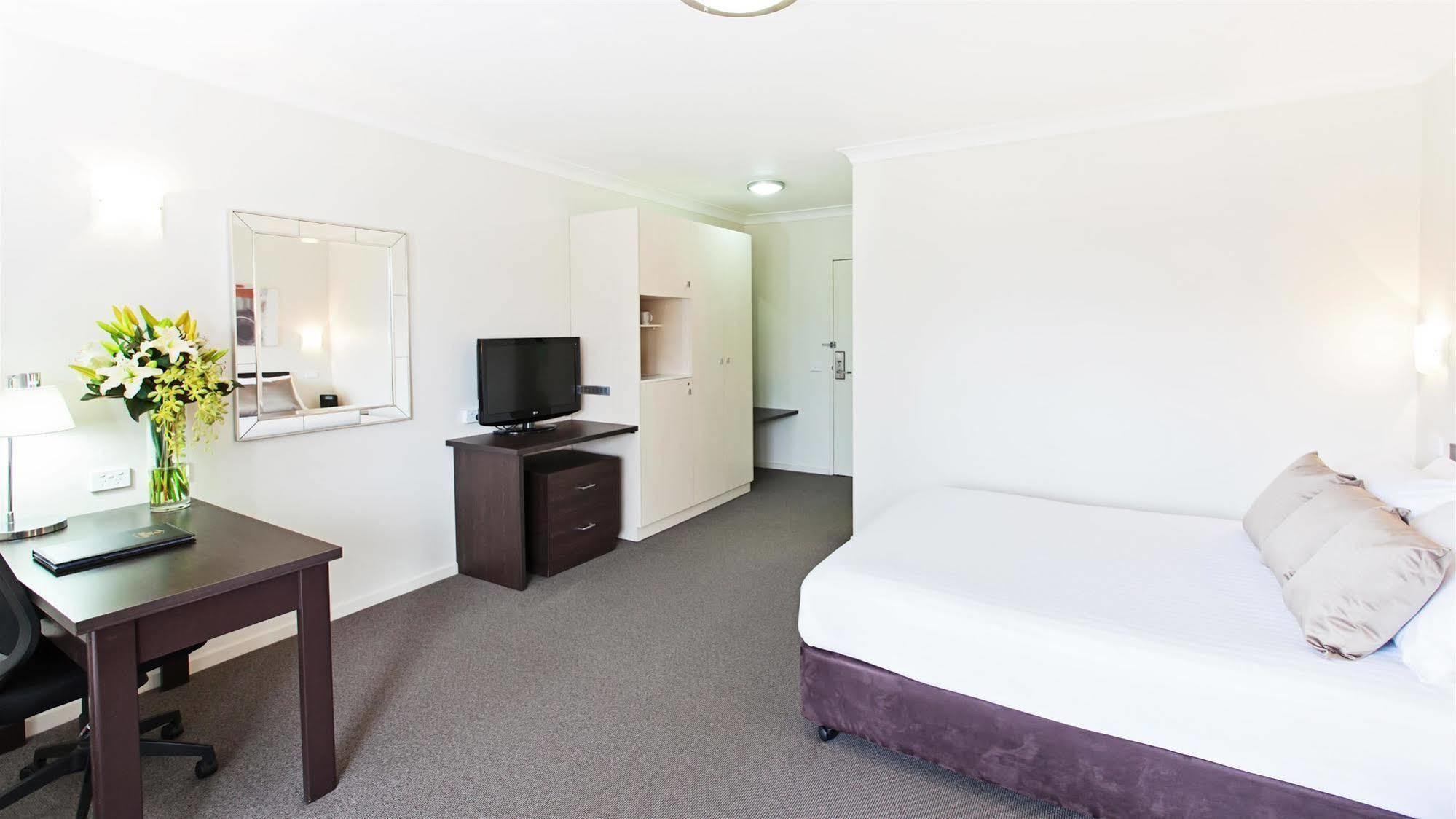 Ibis Styles Tall Trees