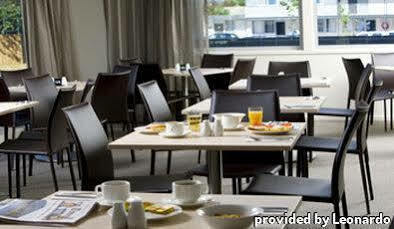 Hotel Ibis Styles Tall Trees Canberra