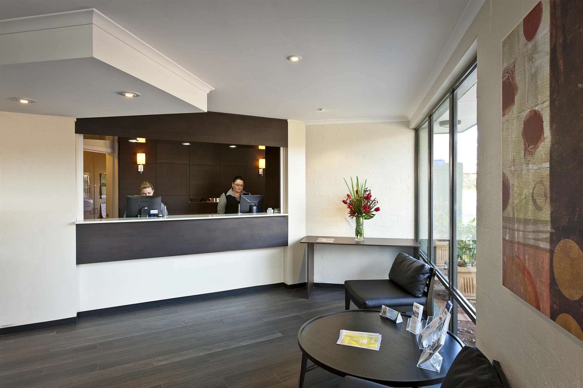 Western Tall Trees 3* Canberra