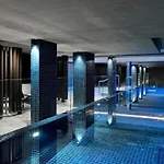 2 Bed 2 Bath Luxury Apartment In Braddon Canberra - Free Heated Pool, Gym, Parking