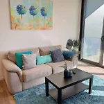 Luxury On Lonsdale - 1 Bed 1 Bath 1 Carsp Apt