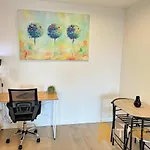 Lavish & Oversized 1 Bd 1Bth - Centre Of The Cbd