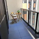 2 Bed 2 Bath Luxury Apartment In Braddon Canberra - Free Heated Pool, Gym, Parking