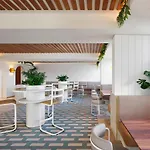Burbury Hotel
