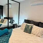 Midnight Luxe 2Br 2Bath Apartment 408 In The Heart Of Braddon Pool Sauna L4 Views Secure Parking Wine Wifi