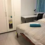 Dana-Private Room In A Shared House-Close To City & Anu-2