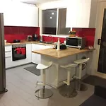 Dana-Private Room In A Shared House-Close To City & Anu-2