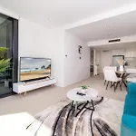 Spacious 1-Bed With View In Central Location