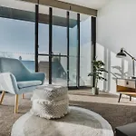 Central 1-Bed With Balcony, Rooftop Bbq & Parking