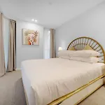 Elegant 2-Bed By Lyneham Wetlands Near The Cbd