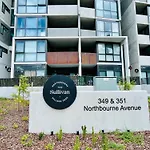 Brand New Stylish 1Br Apartment, Specious Space, Free Parking, Self Check-In