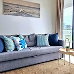 Lovely City 1Br Apt Free Parking & Facing Mall
