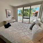 Envy 11 Luxe Spacious 1Br Apt Braddon Wifi Wine Secure Parking Canberra