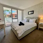 Envy 11 Luxe Spacious 1Br Apt Braddon Wifi Wine Secure Parking Canberra