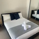 Mulberry 2Br-2Ba Rooftop Pool, Bbq, Wifi & Netflix - Central Location