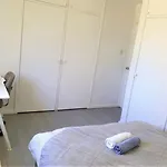 Dana-Private Room In A Shared House-Close To City & Anu-4