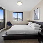 Inner-City 2-Bed With Parking, Pool, Gym & Bbq