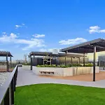 Heart Of City - Pool - Parking - Self Check-In