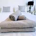 Brand New Stylish 1Br Apartment, Specious Space, Free Parking, Self Check-In
