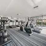 High-Rise Cbd 1-Bed With Pool & Other Amenities