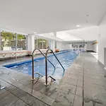 High-Rise Cbd 1-Bed With Pool & Other Amenities