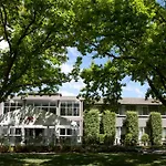 Forrest Hotel & Apartments