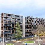 Roomy 2Br 2Ba City-Centre Apt